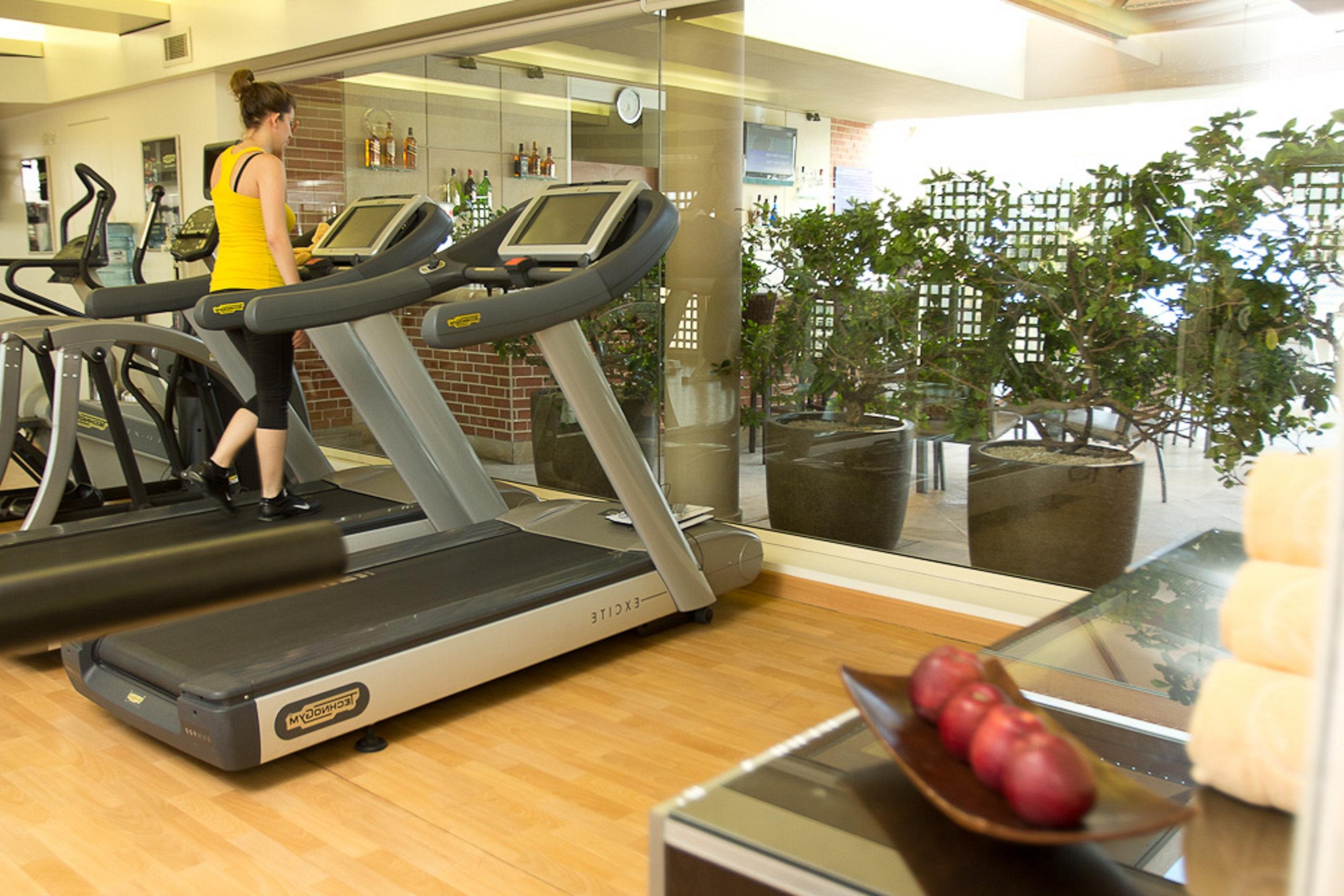 Готель Gefinor Rotana - Бейрут Екстер'єр фото A treadmill