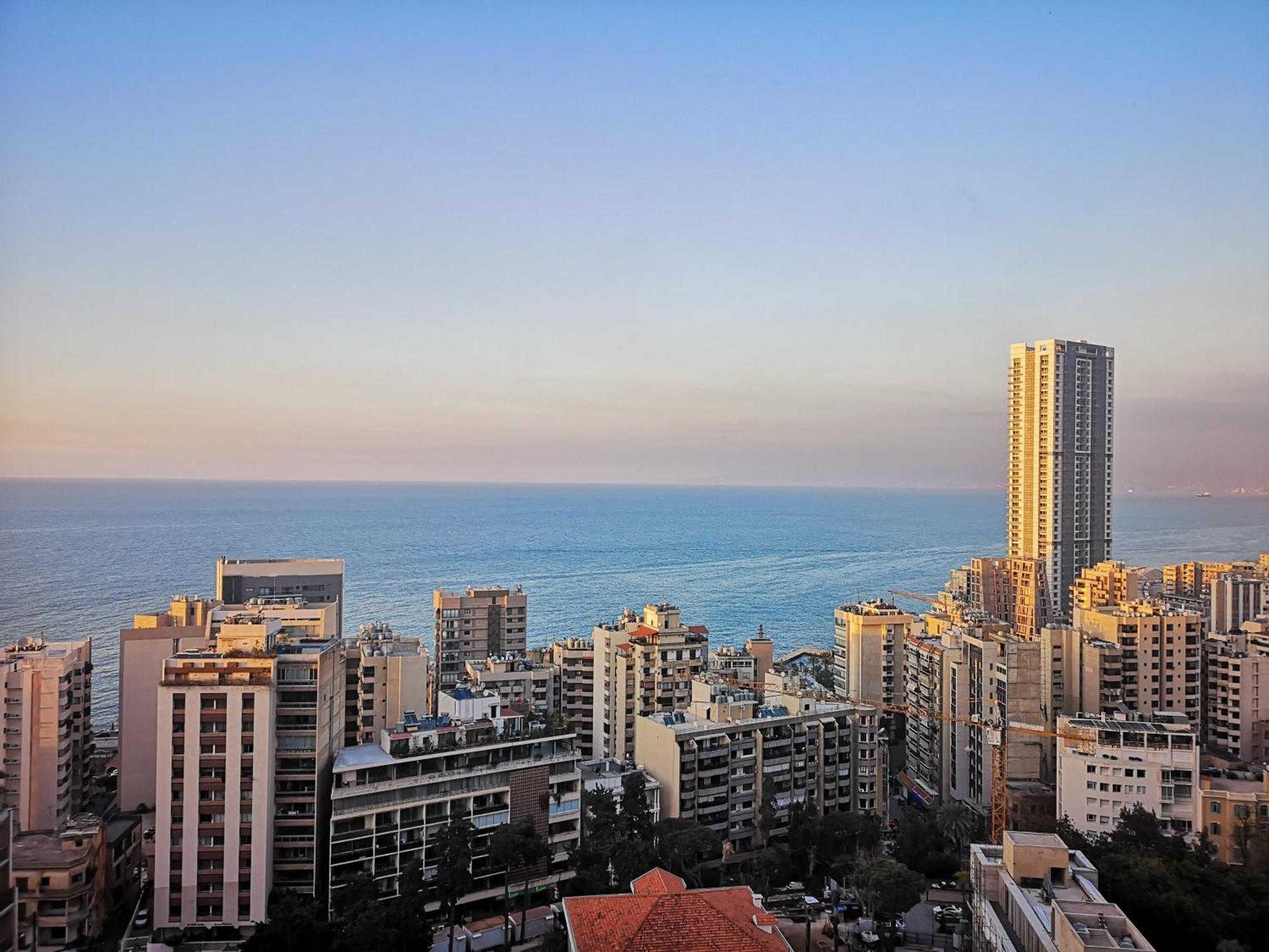 Готель Gefinor Rotana - Бейрут Екстер'єр фото View of the city