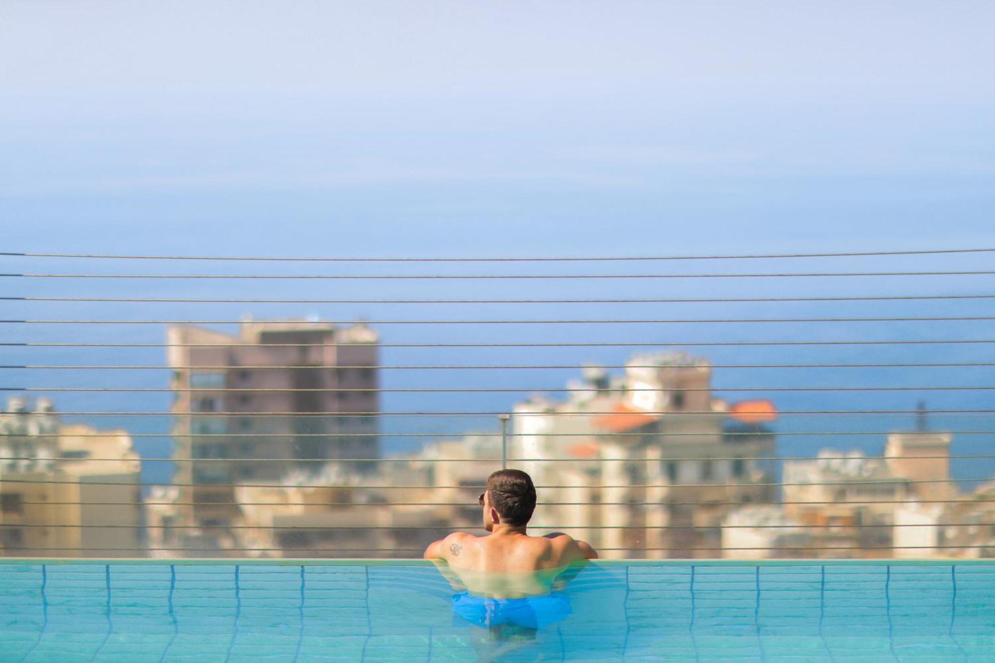 Готель Gefinor Rotana - Бейрут Екстер'єр фото Swimming pool in Nicosia