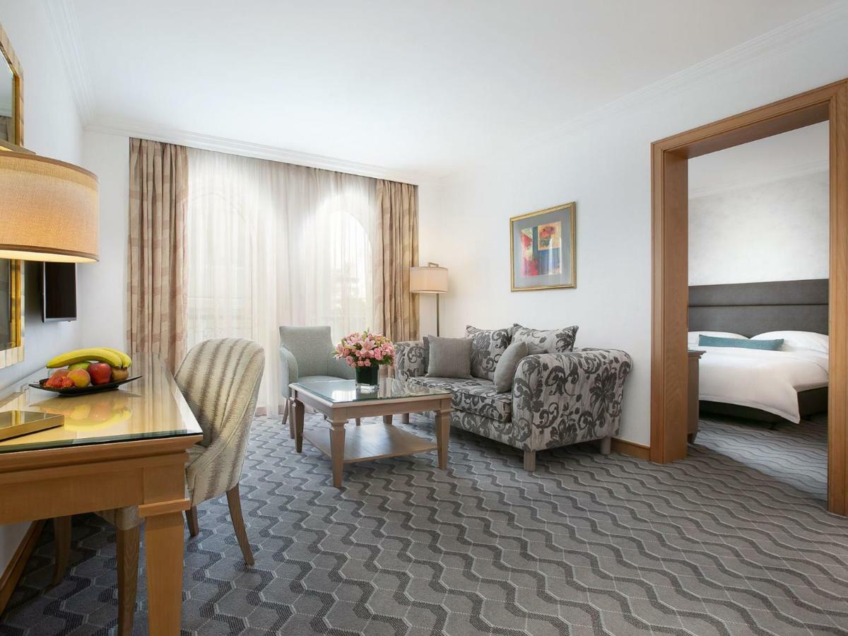 Готель Gefinor Rotana - Бейрут Екстер'єр фото Suite